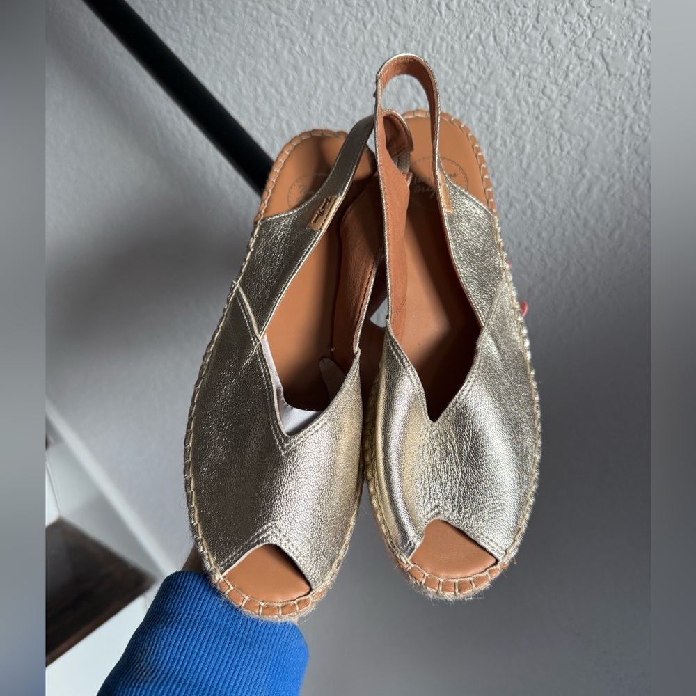 Toni Pons Bernie-P Platinum Peep Toe Espadrilles NWOB sz: 9 - Picture 2 of 16